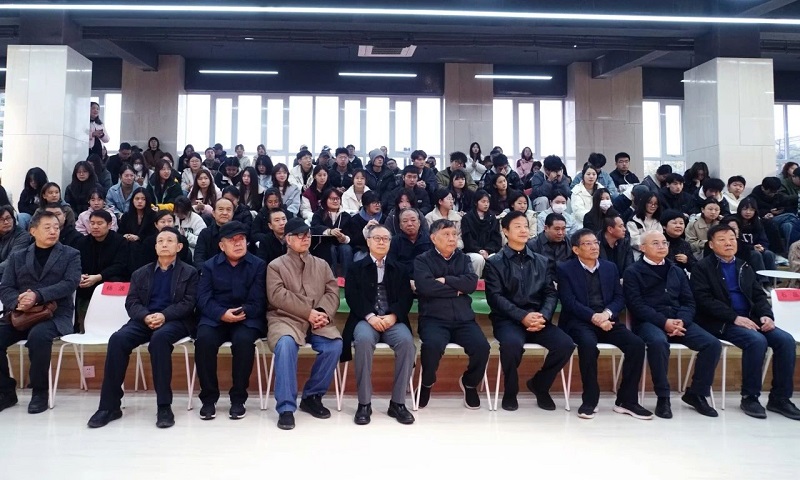 励志丹青——刘德山美术作品展在郑州美术学院举行
