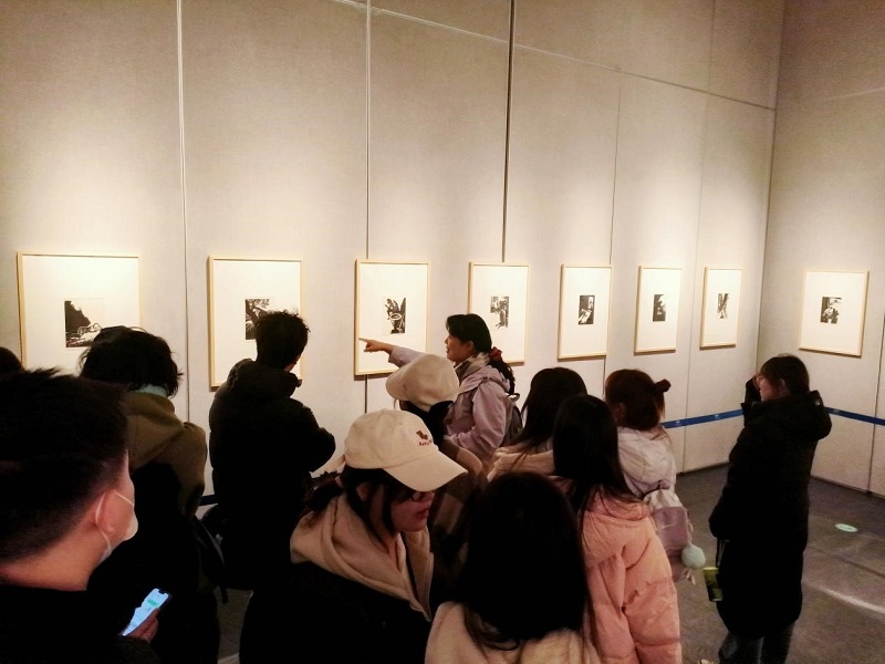 《大河美术报》整版刊登我校教师王旭理论文章