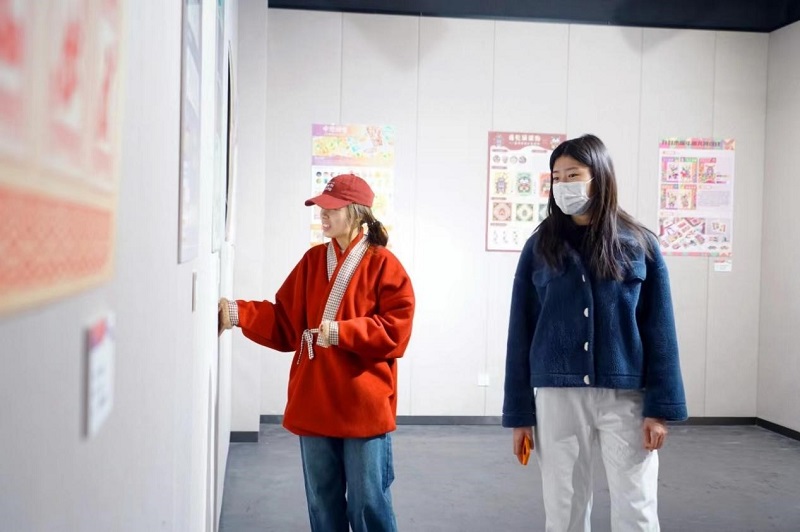 第四届“创意河南”艺术设计大赛获奖作品展暨“设计创新 赋能河南”高等学校设计教育高质量发展学术研讨会在我校举行