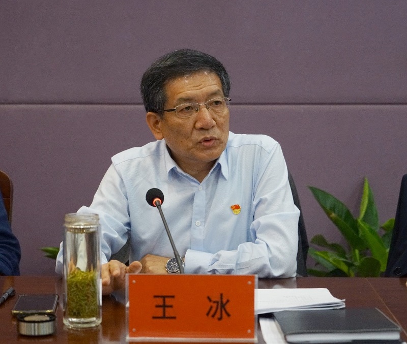 中共郑州美术学院委员会党校揭牌成立并举办第一次党课