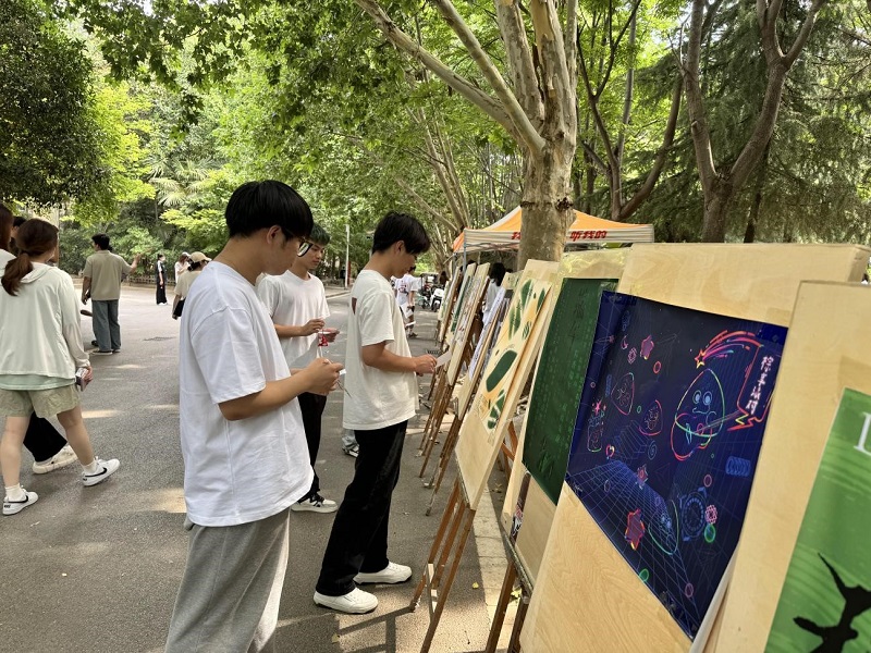 粽叶情怀——端午节创意海报设计