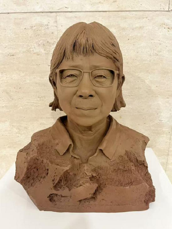 深度观展 | 公共理论教研室黄倩倩老师佳作荣登河南省美术家协会官网整版