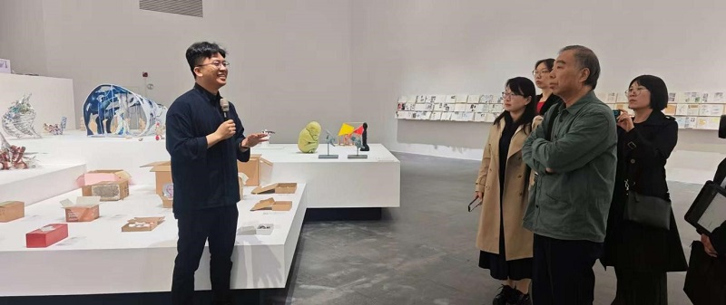 杨钢副校长一行赴广州美术学院考察学习,共探通识教育改革新路径 杨钢副校长一行赴广州美术学院考察学习,共探通识教育改革新路径