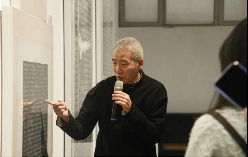 走出课堂 对话经典——我校校长石品带队赴河南省美术馆开展沉浸式书法研学 走出课堂 对话经典——我校校长石品带队赴河南省美术馆开展沉浸式书法研学