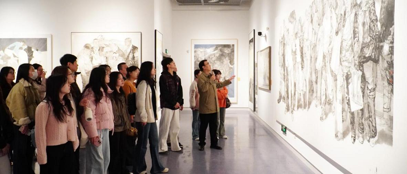 走出课堂 对话经典——我校校长石品带队赴河南省美术馆开展沉浸式书法研学