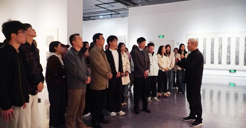 走出课堂 对话经典——我校校长石品带队赴河南省美术馆开展沉浸式书法研学 走出课堂 对话经典——我校校长石品带队赴河南省美术馆开展沉浸式书法研学