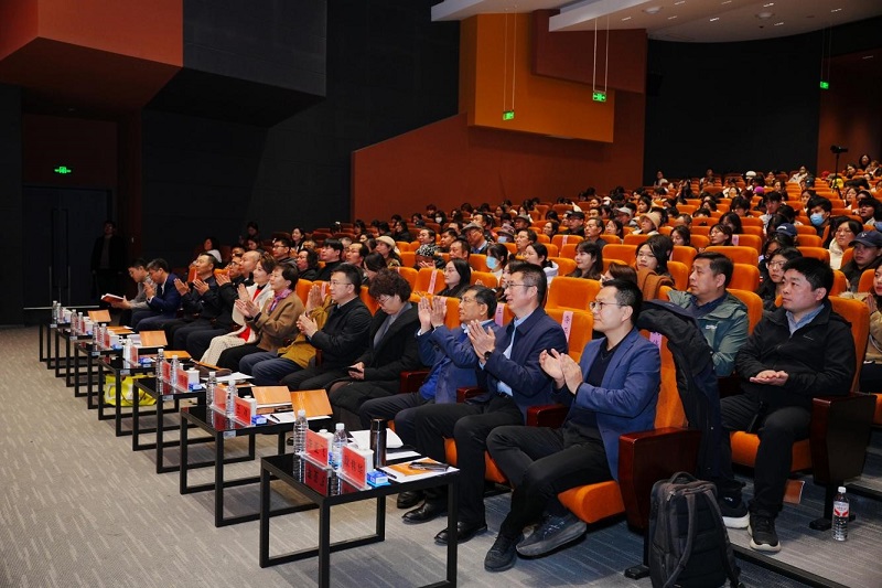 潜心创作担使命 立心铸魂树行风 ——中国文联2025文艺名家宣讲活动在郑州美术学院成功举办