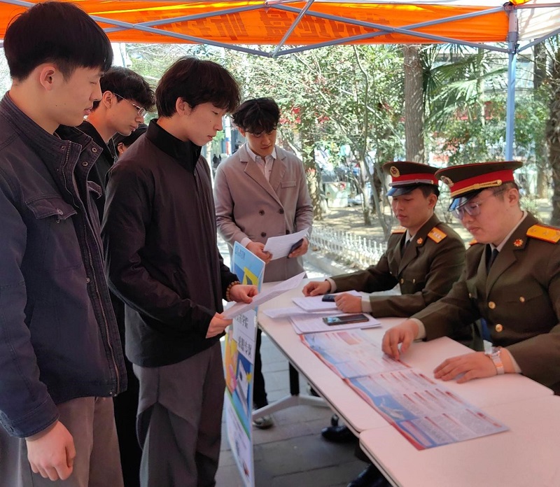 我校征兵资助宣传活动圆满举办 