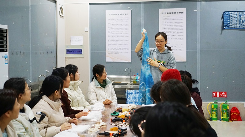 AI赋能，艺韵巾帼——校工会纪念“国际三八妇女节”系列主题活动圆满落幕