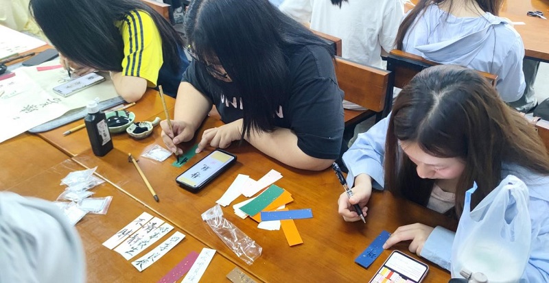 “粽情端午·巧手传香”传统文化体验活动圆满举行  — 2022级环艺工美专业学子共赴端午文化之约