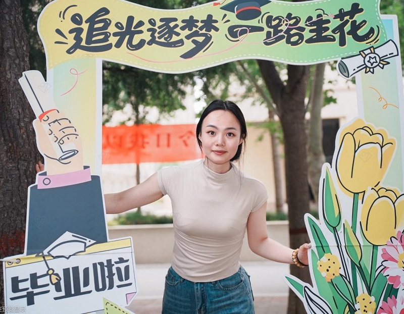 温情告别校园 礼物载梦启航