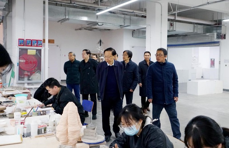 河南省政协原副主席高体健一行莅临我校调研指导工作