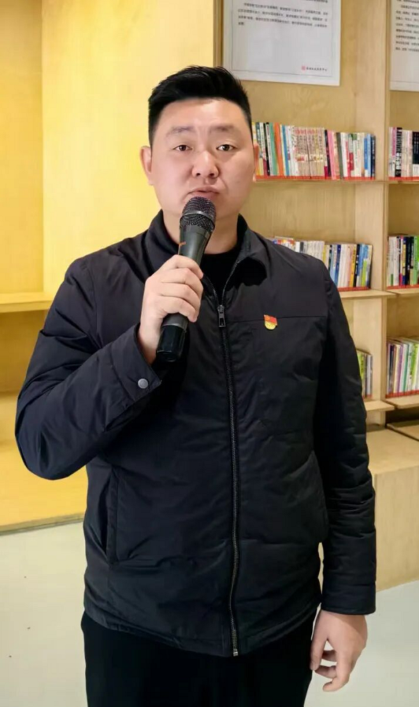 美育赋能送祝福 翰墨传情迎新春--郑州美术学院走进中牟新区福顺社区开展 “迎新春 送春联”笔会活动