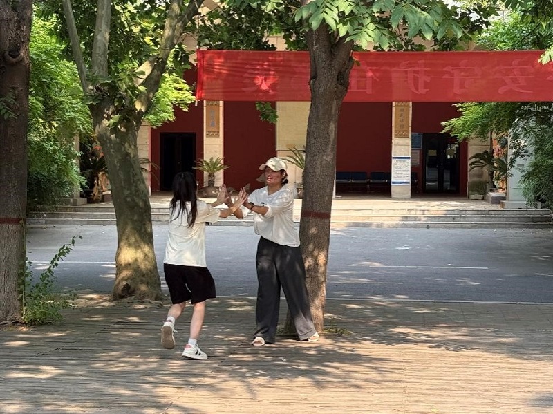“请与我击掌”传递心温暖——我校举办心理健康教育主题活动