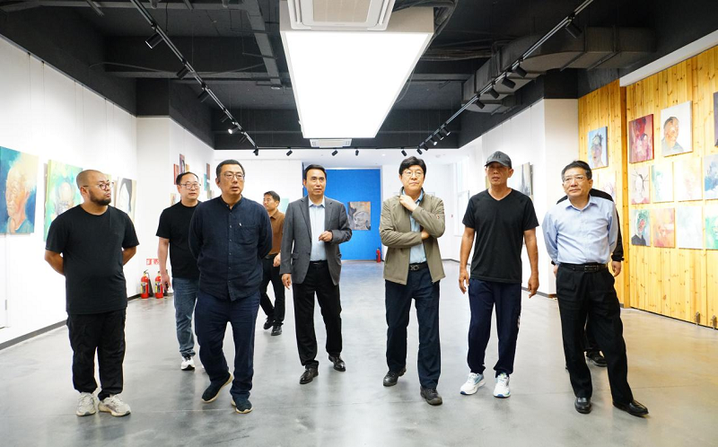 落实立德树人根本任务 努力办有信仰的教育 ——河南省教育厅原厅长郑邦山莅临我校作专题报告 落实立德树人根本任务 努力办有信仰的教育 ——河南省教育厅原厅长郑邦山莅临我校作专题报告