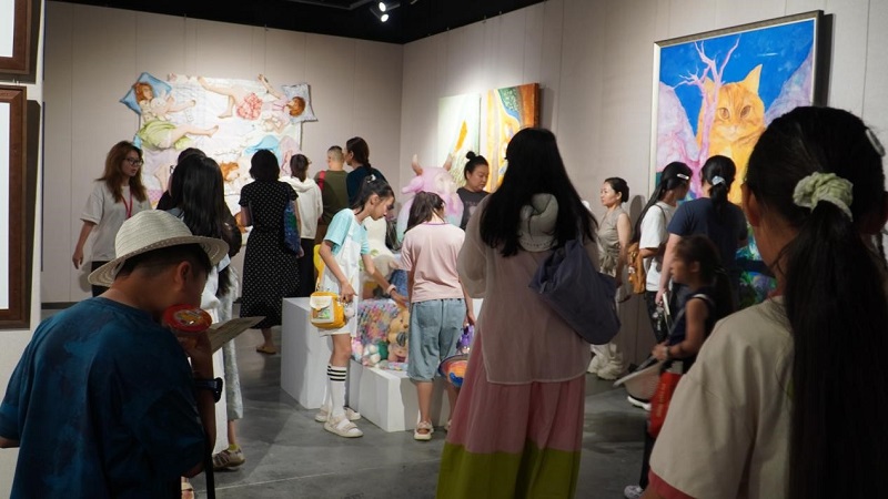 以美浸润  美美与共--郑州美术学院2026届毕业展开启“全龄美育”新范式