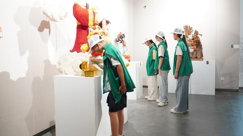 以美浸润  美美与共--郑州美术学院2026届毕业展开启“全龄美育”新范式