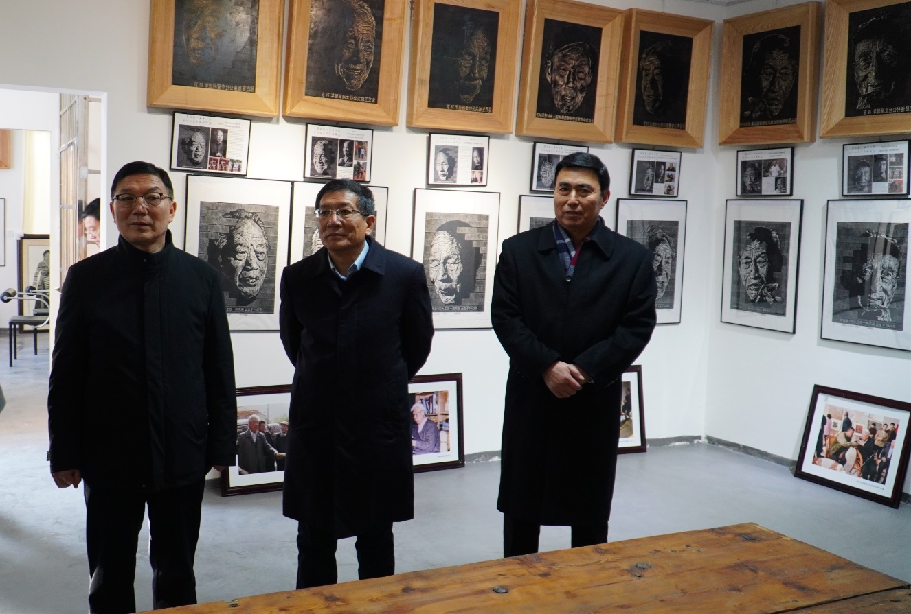 郑州美术学院与大河美术报社、新乡县大召营村签约合作乡村振兴