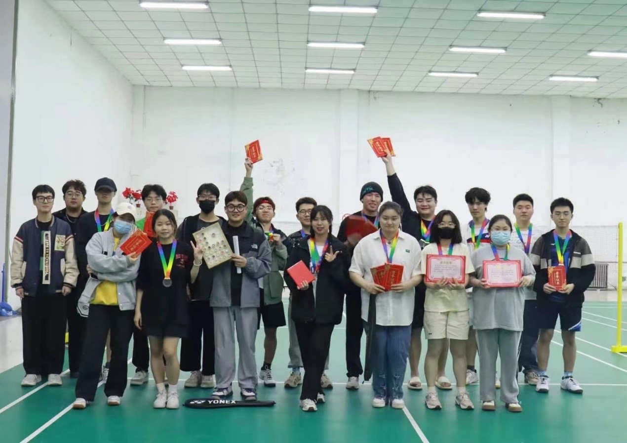  欢乐相邀  谁“羽”争锋——学院团委举办羽毛球社团赛