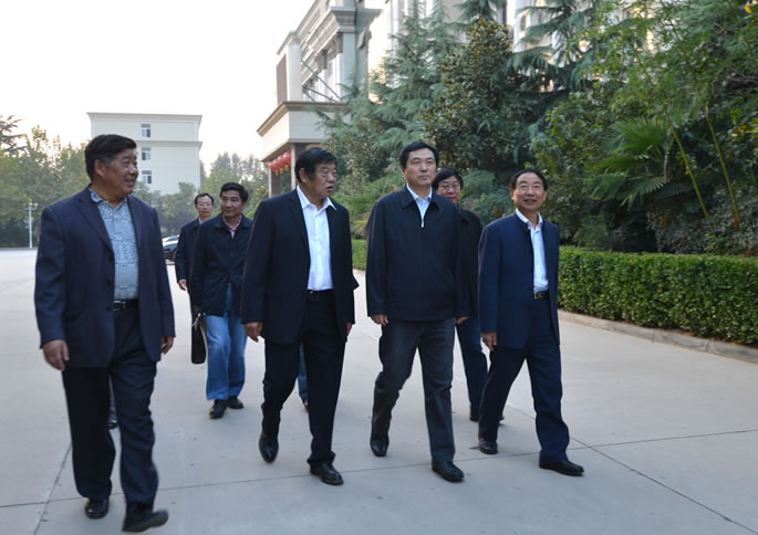 河南省委高校工委张亚伟副书记一行领导莅临我院检查指导工作 河南省委高校工委张亚伟副书记一行领导莅临我院检查指导工作