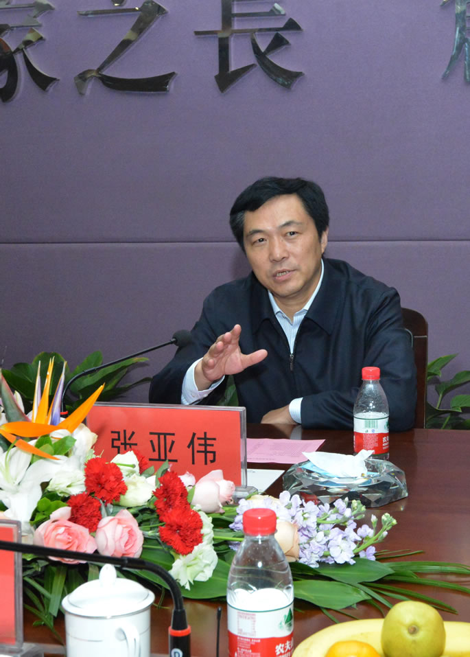 河南省委高校工委张亚伟副书记一行领导莅临我院检查指导工作 河南省委高校工委张亚伟副书记一行领导莅临我院检查指导工作
