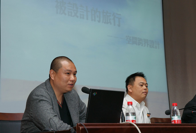 “名师讲堂”之五——胡卫民、刘卫军设计师讲座在学院报告厅举行 “名师讲堂”之五——胡卫民、刘卫军设计师讲座在学院报告厅举行