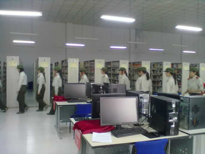 图书馆举行2011级新生入馆教育