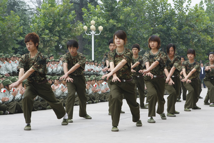 2010级新生阅兵仪式圆满结束 2010级新生阅兵仪式圆满结束