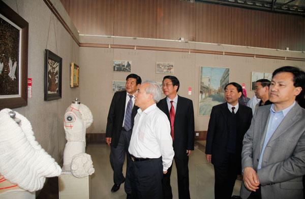 全国政协常委、副秘书长、中国致公党中央常务副主席王钦敏一行到我院考察指导工作 全国政协常委、副秘书长、中国致公党中央常务副主席王钦敏一行到我院考察指导工作