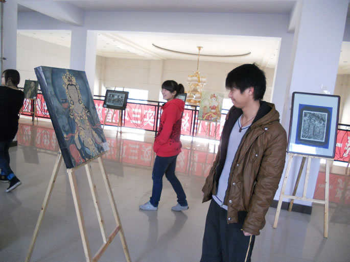 我院成功举办壁画、漆画、版画学生作品展 我院成功举办壁画、漆画、版画学生作品展