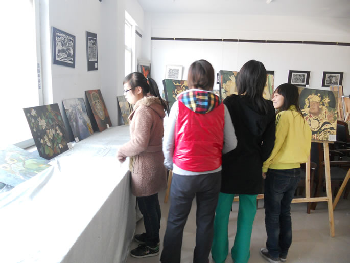 我院成功举办壁画、漆画、版画学生作品展 我院成功举办壁画、漆画、版画学生作品展