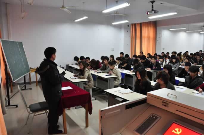全体学生党员会议的召开