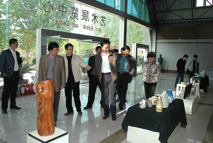 河南省科技厅厅长赵琛一行来我院调研指导工作 河南省科技厅厅长赵琛一行来我院调研指导工作