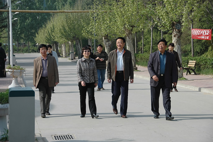 河南省科技厅厅长赵琛一行来我院调研指导工作 河南省科技厅厅长赵琛一行来我院调研指导工作