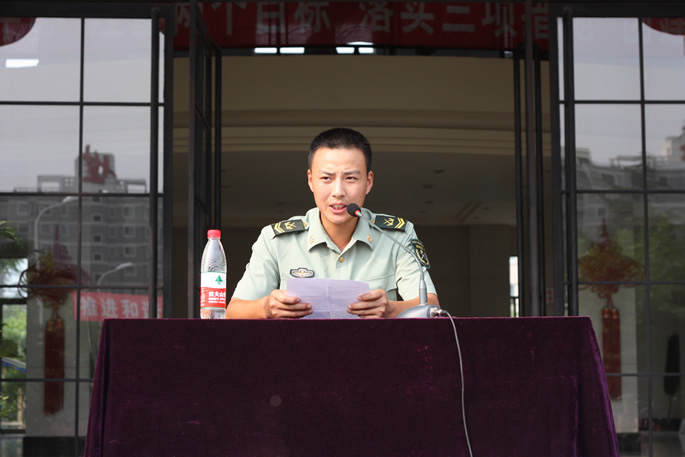 我院2010级新生开学典礼暨军训动员大会隆重举行 我院2010级新生开学典礼暨军训动员大会隆重举行