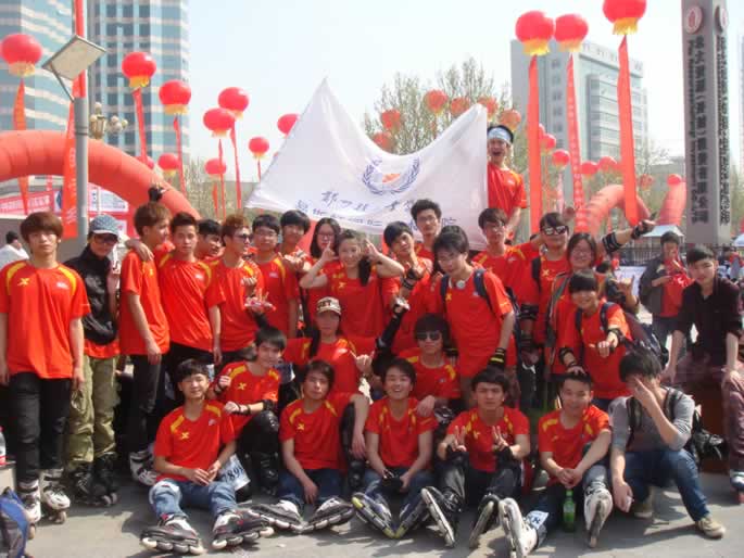 服务无声 精彩无限——我院志愿者参加第六届郑开马拉松大赛服务工作 服务无声 精彩无限——我院志愿者参加第六届郑开马拉松大赛服务工作