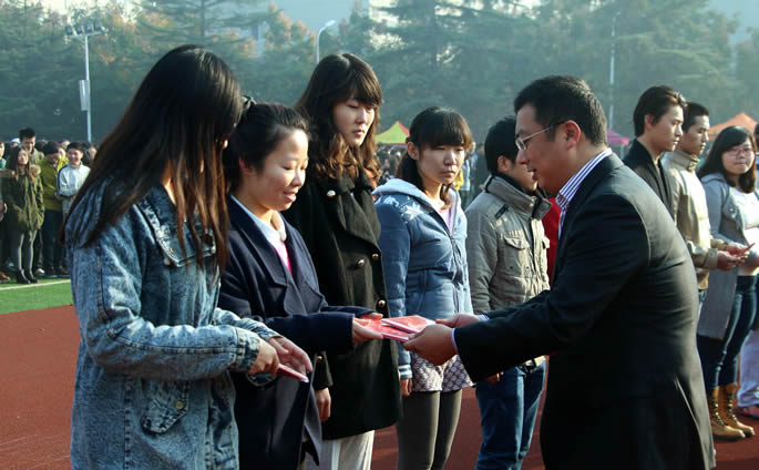 我院举办2012—2013学年评优奖先表彰大会
