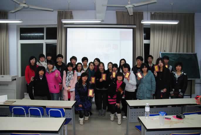 “我爱我的祖国”演讲比赛顺利结束