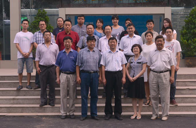 郑州轻工业学院石恒真校长一行到我院视察指导工作 郑州轻工业学院石恒真校长一行到我院视察指导工作