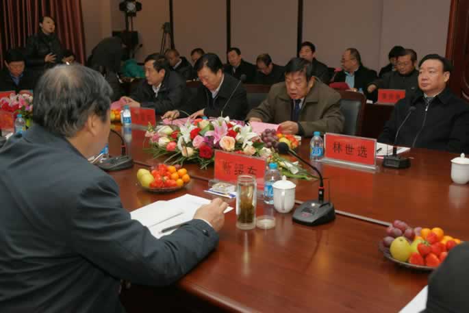 河南省政协靳绥东副主席一行莅临我院考察指导工作 河南省政协靳绥东副主席一行莅临我院考察指导工作
