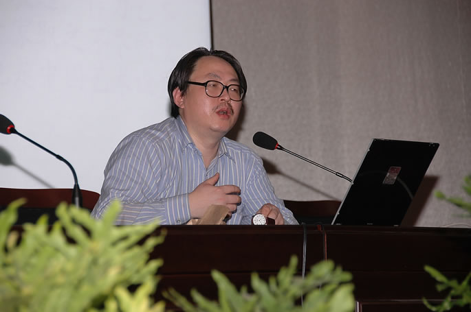 西安美术学院赵农教授到我院做《艺术设计与中华元素》讲座 西安美术学院赵农教授到我院做《艺术设计与中华元素》讲座
