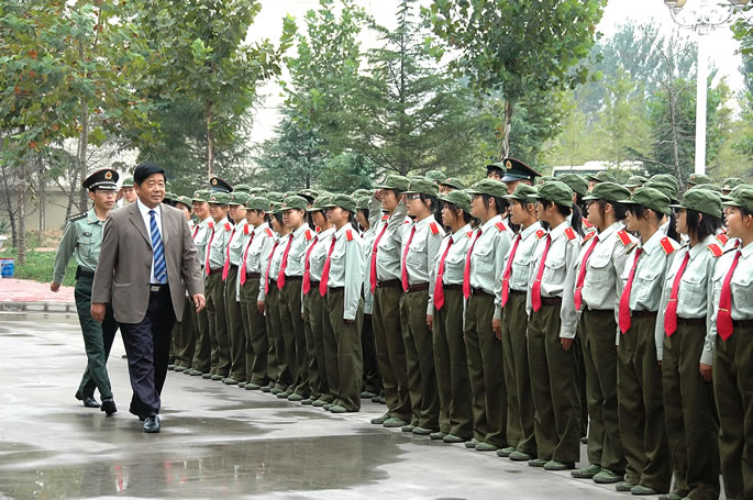 我院2008级新生阅兵暨部分军训科目汇报表演9月27日隆重举行 我院2008级新生阅兵暨部分军训科目汇报表演9月27日隆重举行