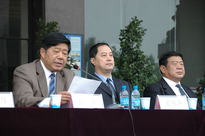 我院2008级新生阅兵暨部分军训科目汇报表演9月27日隆重举行 我院2008级新生阅兵暨部分军训科目汇报表演9月27日隆重举行
