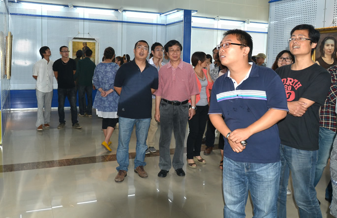 让色彩唱歌——王彦发绘画作品展在我院举办开幕式 让色彩唱歌——王彦发绘画作品展在我院举办开幕式