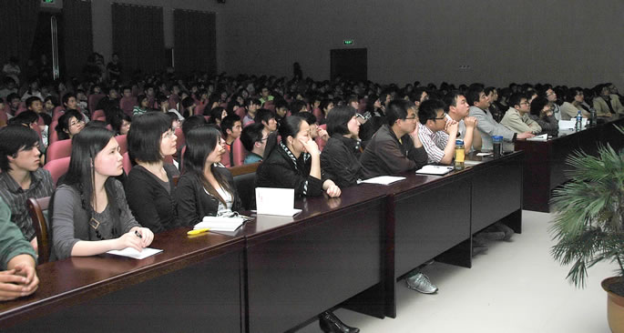 王彦发教授《再读素描》讲座在我院学术报告厅顺利举行 王彦发教授《再读素描》讲座在我院学术报告厅顺利举行