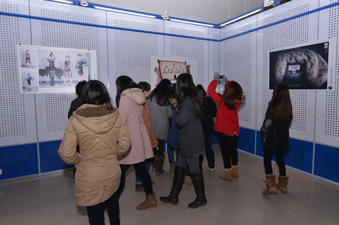 “时尚拒绝皮草”优秀设计作品全国巡展郑州站在我院展出 “时尚拒绝皮草”优秀设计作品全国巡展郑州站在我院展出