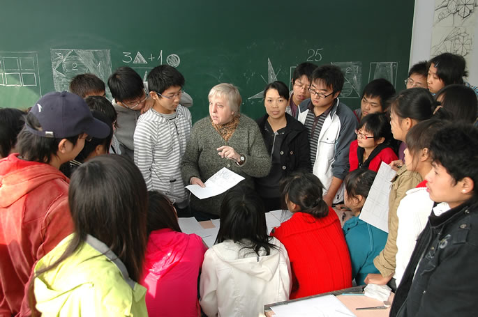 跨越国界的师生情谊,学习娜塔莉娅教授爱岗敬业精神 跨越国界的师生情谊,学习娜塔莉娅教授爱岗敬业精神