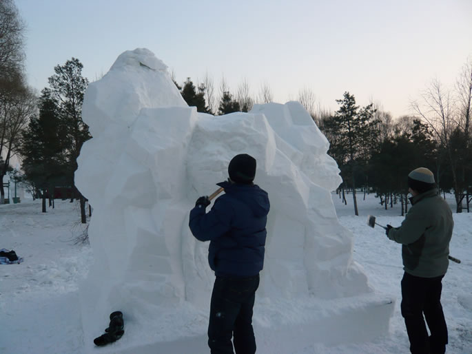 我院师生全国雪雕比赛载誉归来，收获颇丰