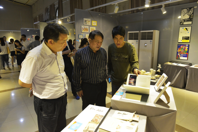 无限精彩,就等你来—易斯顿美术学院2016届毕业设计作品展华美启幕 无限精彩,就等你来—易斯顿美术学院2016届毕业设计作品展华美启幕