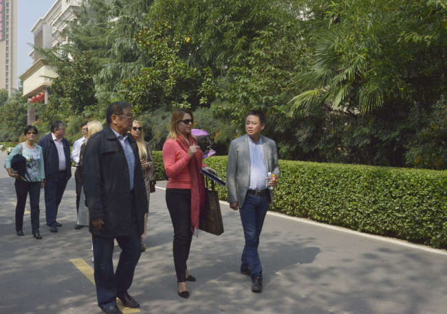 罗马尼亚考察团一行对我院进行友好访问 罗马尼亚考察团一行对我院进行友好访问